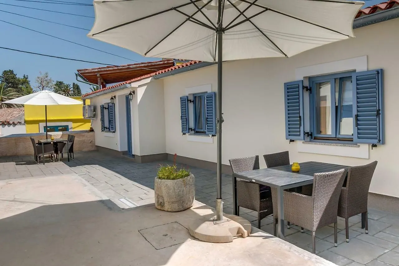 Apartments Relax Lussingrande